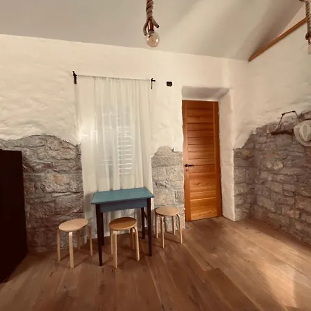 Pinna House * 穆泰尔岛