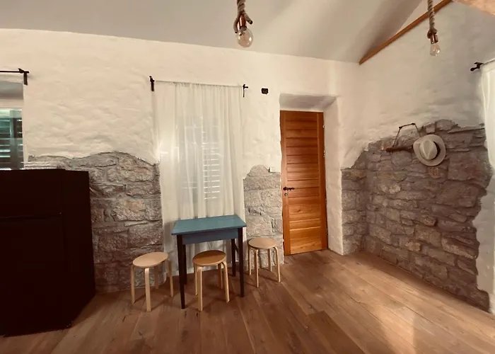 Pinna House * 穆泰尔岛